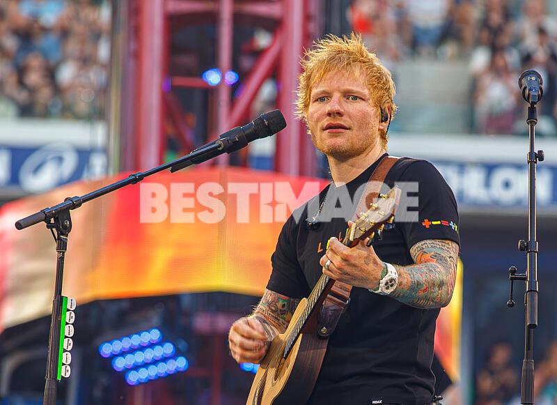 Info - Plusieurs artistes quittent la tournée d'Ed Sheeran pour protester contre l'éviction du rappeur propalestinien Macklemore