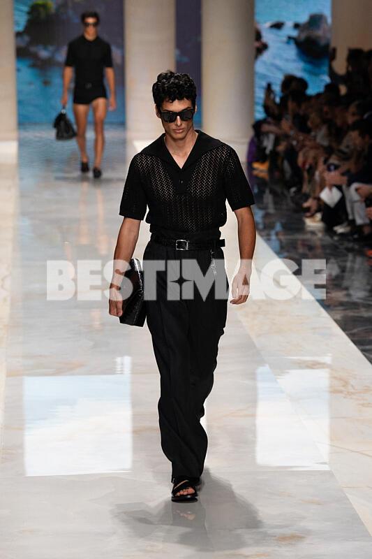 Défilé Dolce & Gabbana lors de la semaine de la mode masculine de Milan printemps/été 2027