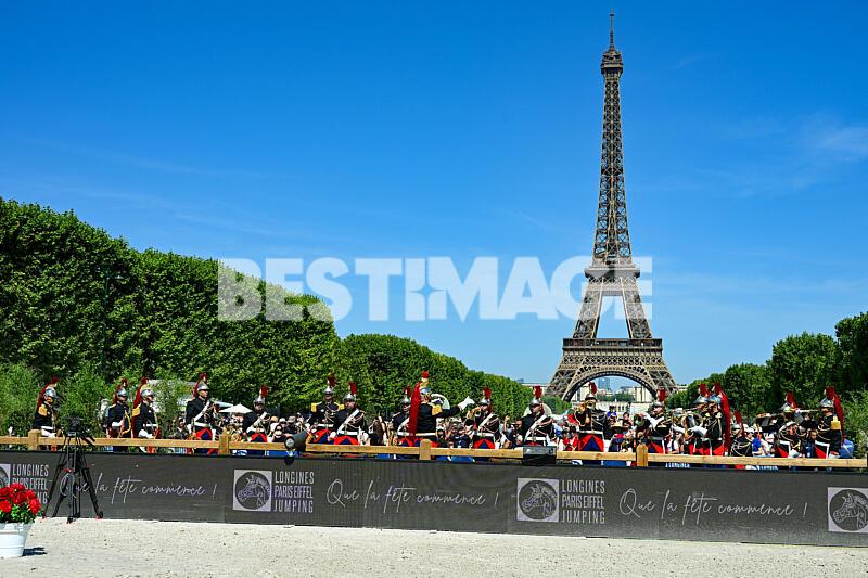 12ème édition Longines Paris Eiffel Jumping au pied de la Tour Eiffel sur le Champ-de-Mars à Paris