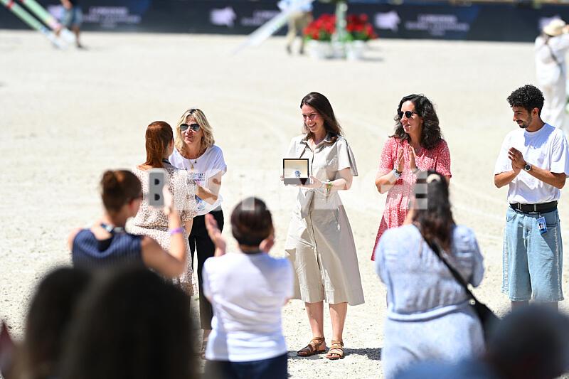 Virginie Coupérie-Eiffel, Louise Rochefort à la remise du prix Rochefort lors de la 12ème édition Longines Paris Eiffel Jumping