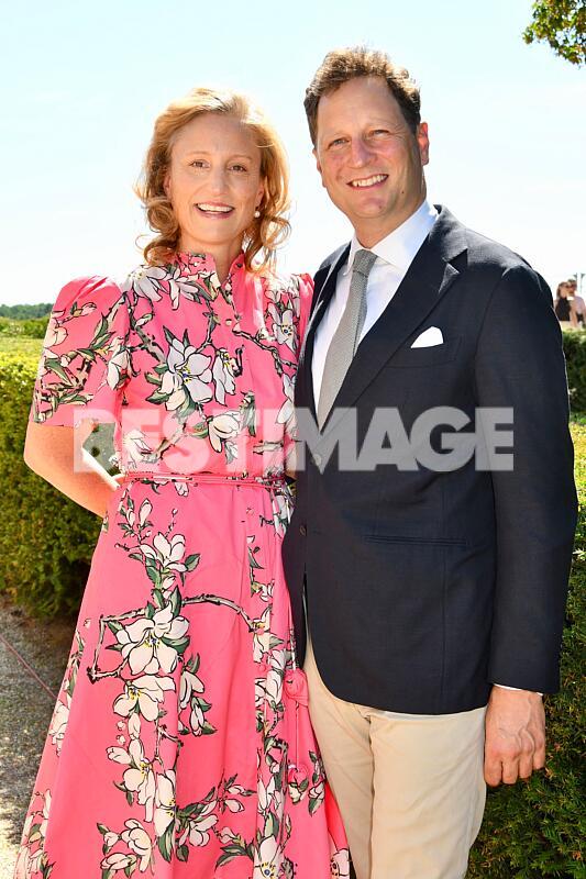 Georges-Frédéric de Prusse et sa femme Sophie assistent au grand prix hippique de Berlin à la piste de course Hoppegarten, Rennbahn