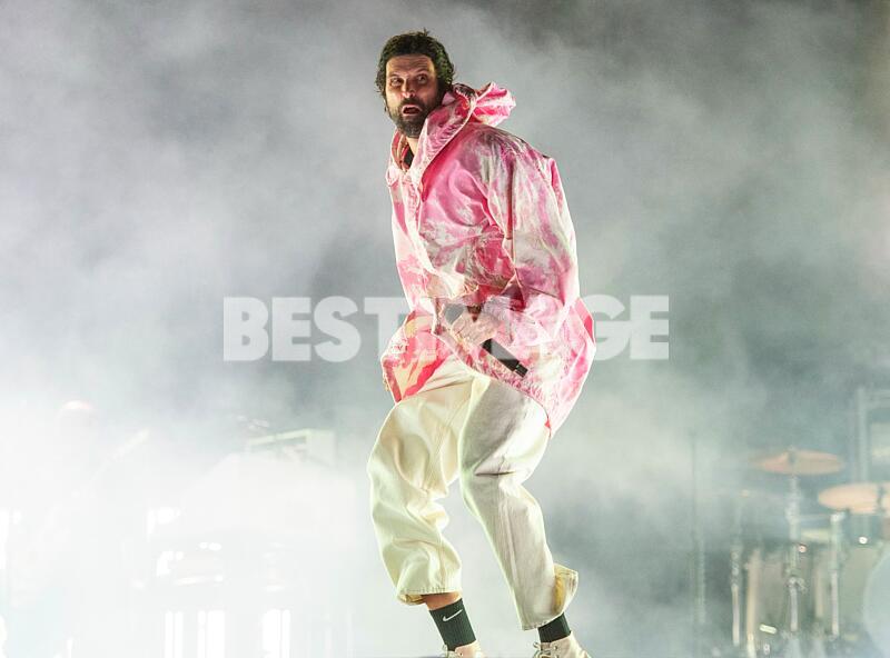 Le groupe Kasabian est en concert sur la scène du Boardmasters Festival 2026 à Newquay