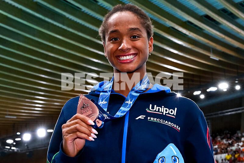 Info : l'Italienne Sara Curtis bat le record du monde du 50 m dos