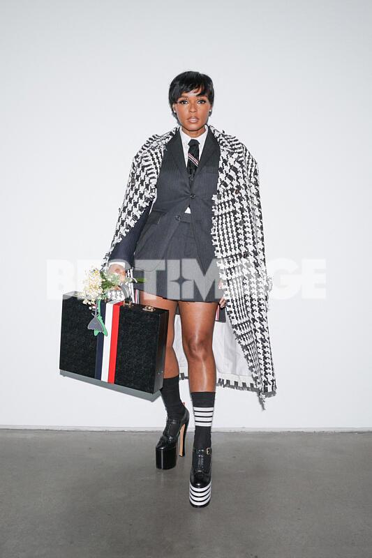 Janelle Monae... au photocall du défilé Thom Browne 