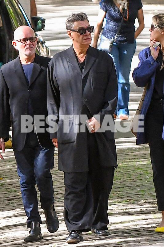 Marc Lavoine à la sortie des obsèques de Catherine Ringer au cimetière de Montmartre, dans le 18ème arrondissement de Paris