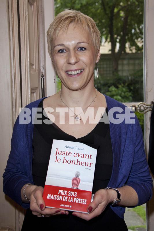 Info - Loi d'urgence agricole: la romancière Agnès Ledig rend sa Légion d'honneur