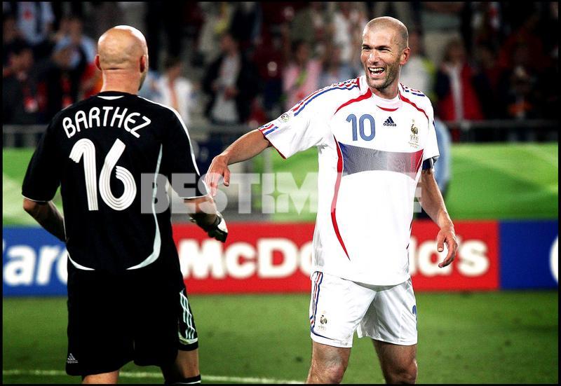 Info du 13/08/2026 - Fabien Barthez dans l'encadrement des Bleus de Zidane (source Fédération). Il sera entraîneur des gardiens de but de l'équipe de France