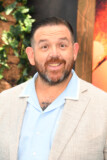 Info - Nick Frost, 54 ans (star de Harry Potter) est papa de son quatrième enfant et a laissé entendre qu'il s'était marié discrètement avec sa compagne Hayley