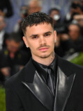 Info - Romeo Beckham fait ses débuts au cinéma aux côtés de Catherine Deneuve et Guillaume Canet